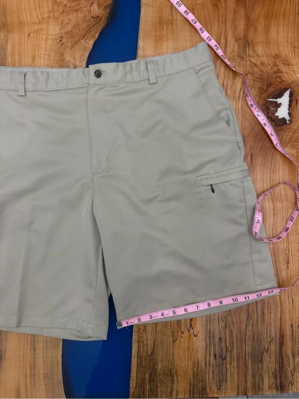 IZOD Golf Classic Shorts Men’s 40 Beige Performance Cargo Golf Casual